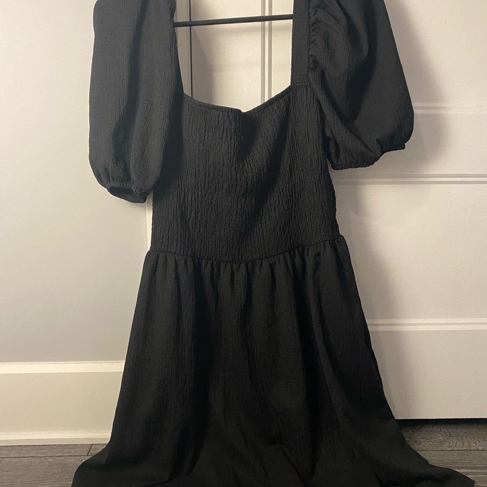 Black dress short sleeves medium